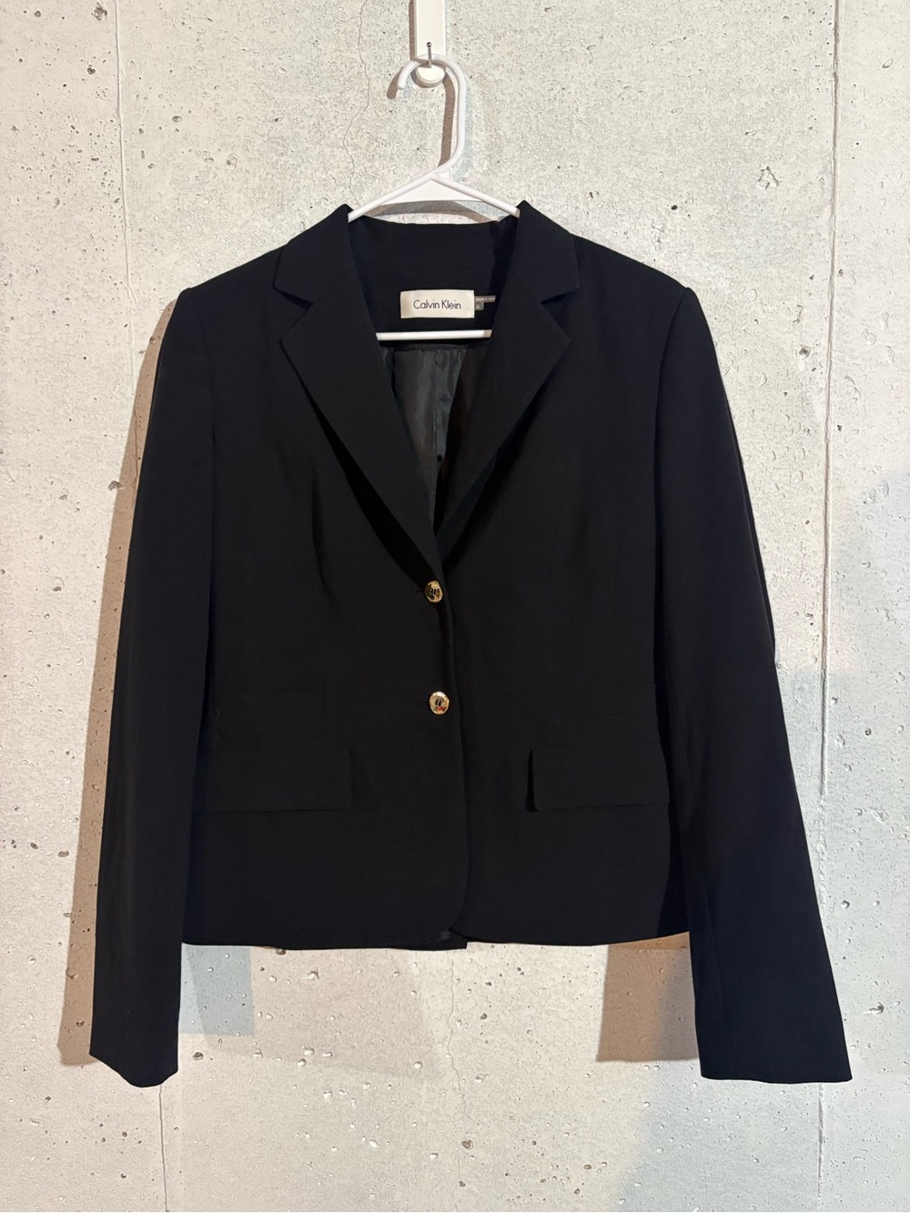 Calvin Klein Two Button Lined Blazer | Size: 6